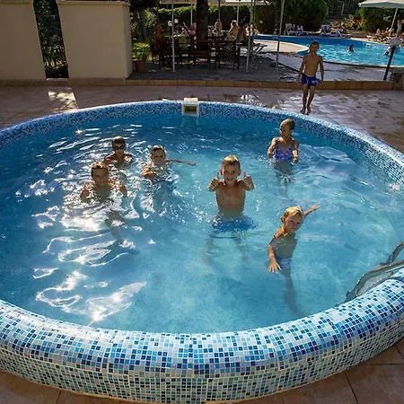 Naslada Hotel 3*
