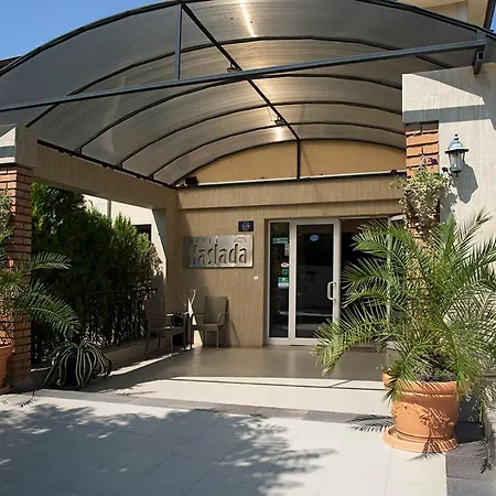 Naslada Hotel 3*
