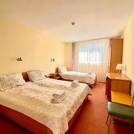 Naslada Hotel 3*